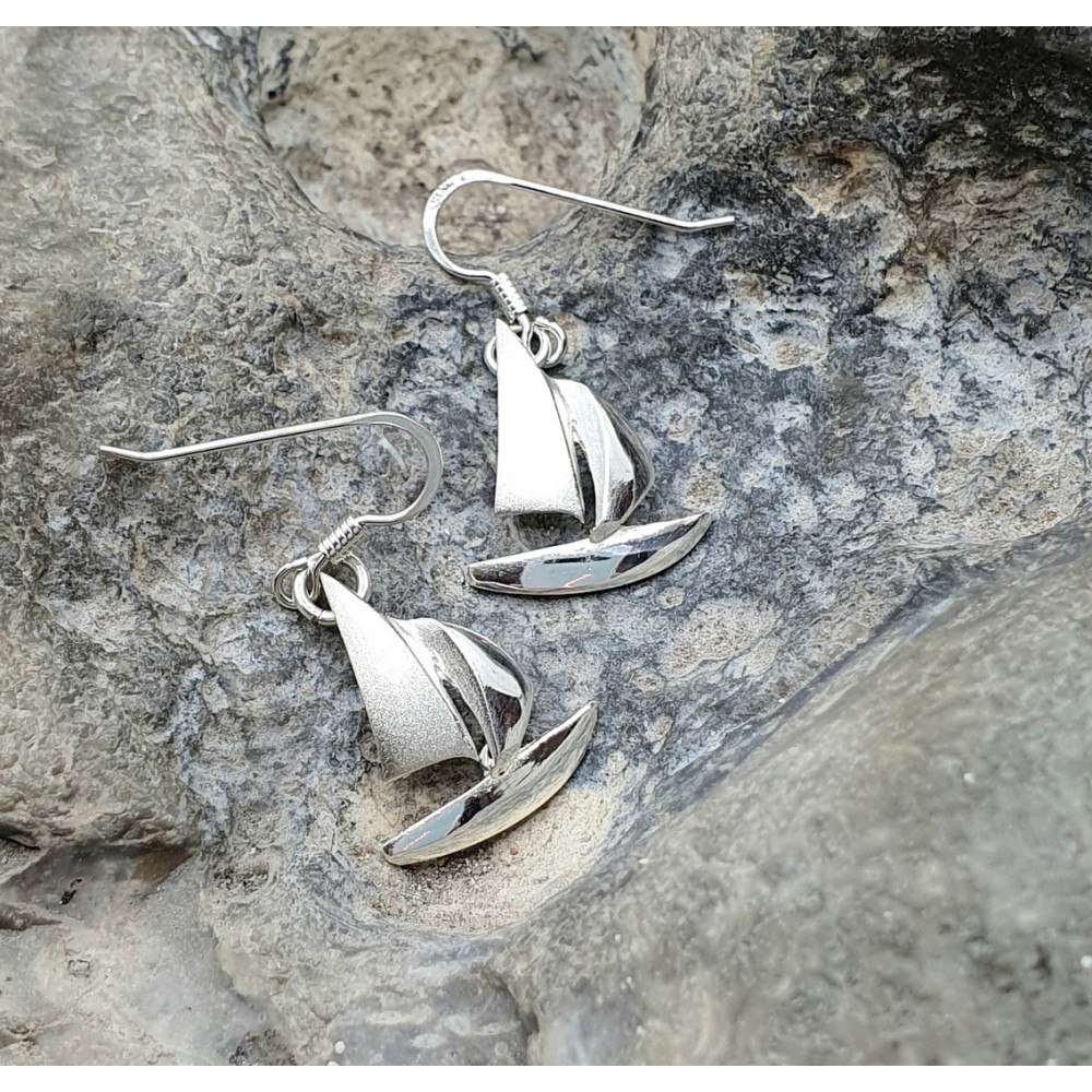 Sirokoru, Purjevene pieni, Segelboot Ohrringe aus Öko-Silber, klein