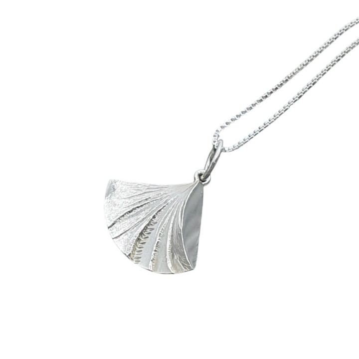Sirokoru Aaltojen Leikki Wellenspiel Silberanhänger mit Venezia-Kette 45 cm